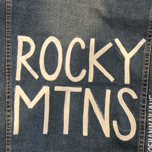 Hand painted ROCKY MTNS denim jacket - Picture 4 of 5
